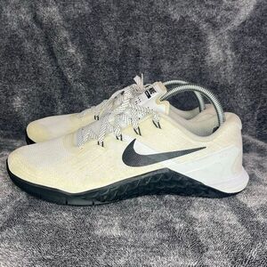 Nike Women's Metcon 3 Cross Training/Running Shoes White Black  Sz 10